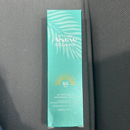 Avon Isa Knox Anew Solaire